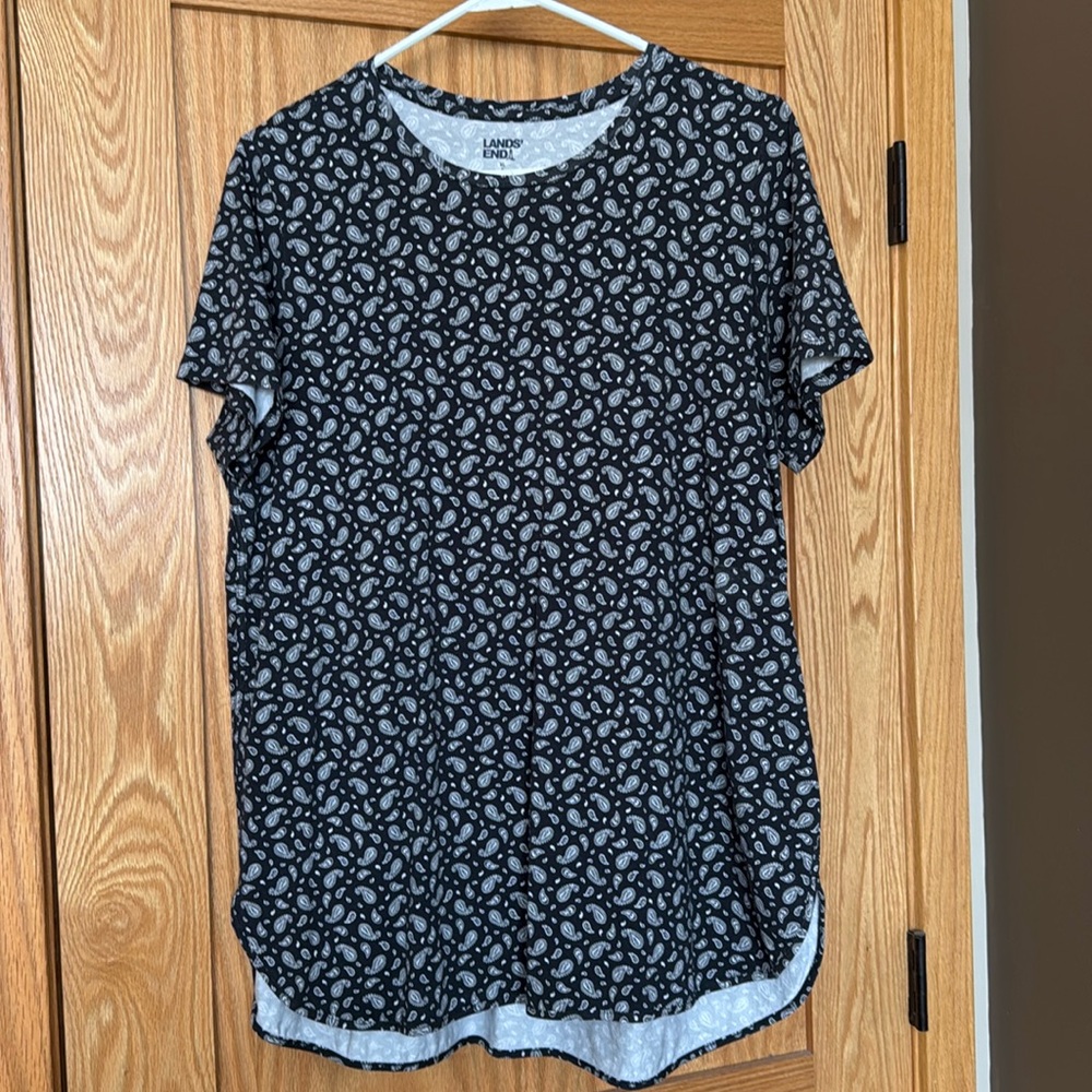 Lands end paisley t shirt - women’s XL
